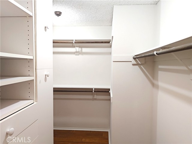 2682 34th Street, Santa Monica CA: https://media.crmls.org/medias/554cf5bb-a75a-46b9-a8a2-94e67a55b3fc.jpg