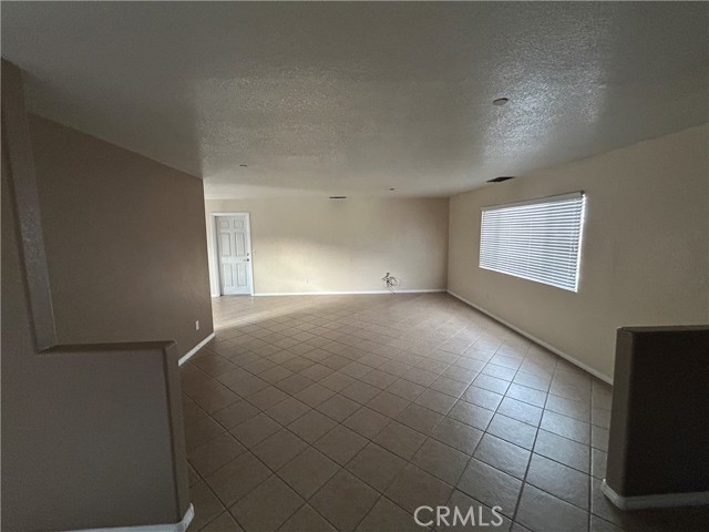 32643 Spinel Road, Lucerne Valley CA: https://media.crmls.org/medias/554d2244-321b-43e2-a4e8-ed7301763fd1.jpg