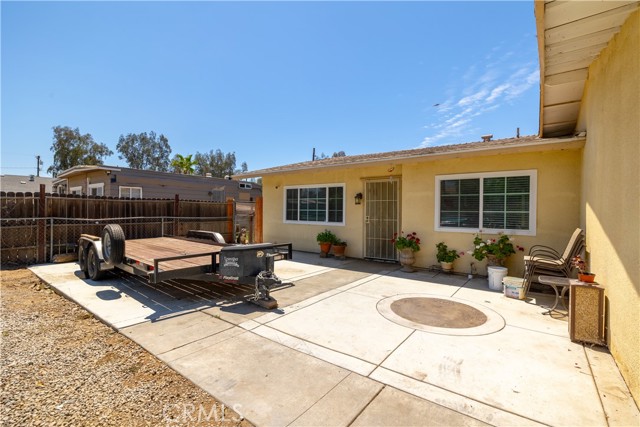 Detail Gallery Image 5 of 29 For 33193 Taylor St, Winchester,  CA 92596 - 3 Beds | 1 Baths