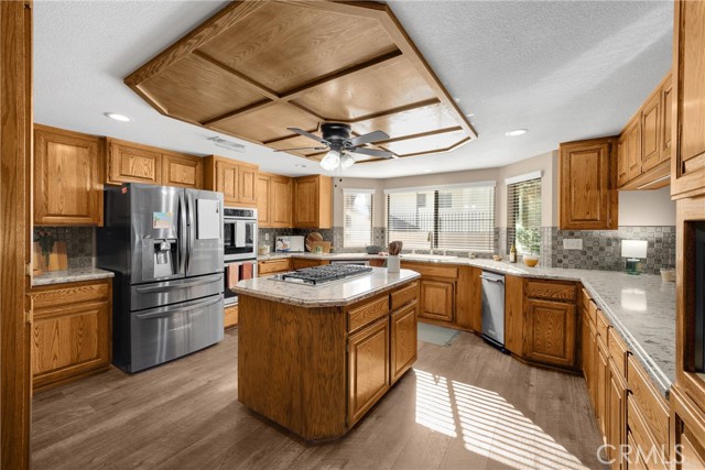 37308 Ironwood Drive, Yucaipa CA: https://media.crmls.org/medias/554d7c2e-d07f-4db5-ac23-130428392c33.jpg
