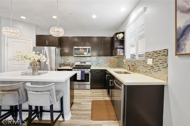 825 Sweetbay Lane, Los Angeles CA: https://media.crmls.org/medias/554dcc56-3851-4f54-ba82-0c2dad660b82.jpg