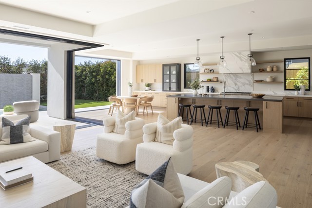 Detail Gallery Image 1 of 43 For 314 Evening Canyon, Corona Del Mar,  CA 92625 - 6 Beds | 6/1 Baths