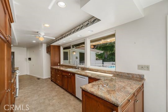 https://media.crmls.org/medias/554dce8c-cd0a-4fc7-8124-029454ab1346.jpg?preset=X-Large