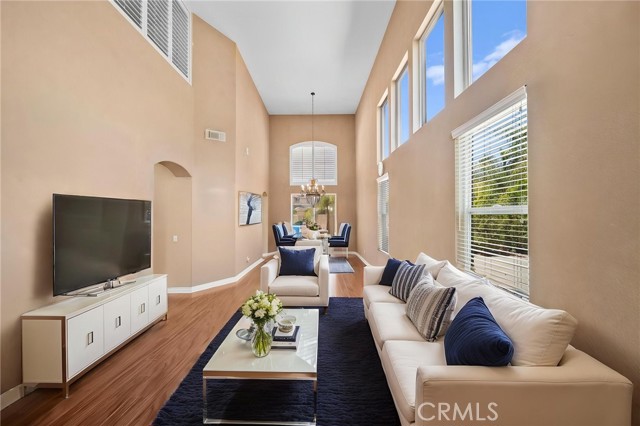 Detail Gallery Image 6 of 65 For 29 Villa Roma, Lake Elsinore,  CA 92532 - 4 Beds | 2/1 Baths