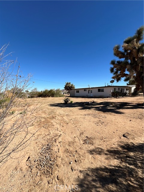 Detail Gallery Image 3 of 14 For 3413 Goleta, Yucca Valley,  CA 92284 - 3 Beds | 1 Baths