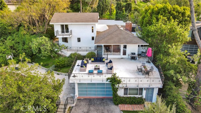 5187 Llano Drive, Woodland Hills CA: https://media.crmls.org/medias/554ea7fa-39a6-4c94-a0c2-42f9df24ca39.jpg