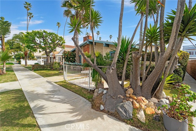 618 15th Street, Huntington Beach, California 92648, ,Multi-Family,For Sale,15th,OC25037225