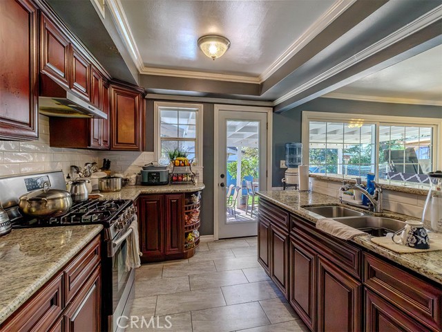 Detail Gallery Image 10 of 28 For 1255 W D, Ontario,  CA 91762 - 3 Beds | 2 Baths