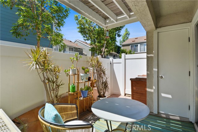 101 Abbeywood Lane, Aliso Viejo CA: https://media.crmls.org/medias/554f5172-c99a-428c-b345-b999055efad5.jpg