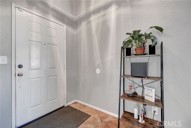 Detail Gallery Image 3 of 34 For 5646 Charlene Ct, San Bernardino,  CA 92407 - 4 Beds | 2 Baths