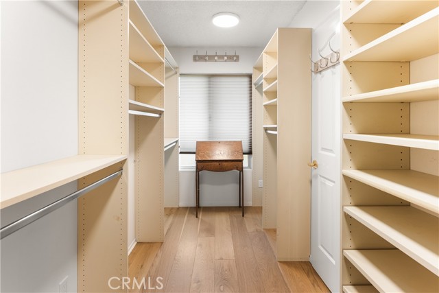 23721 Sarda Road, Valencia CA: https://media.crmls.org/medias/554fa8a5-4058-4a20-bf07-789e16ec3b50.jpg