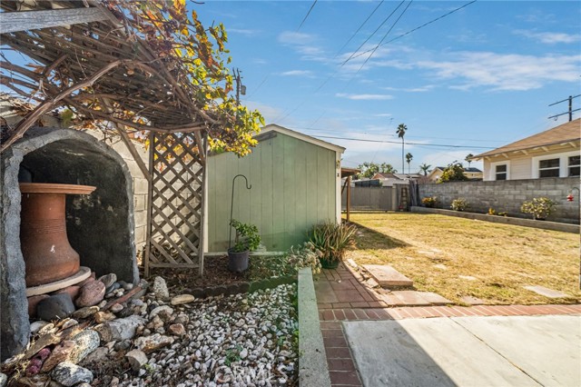 2024 30th Street, Los Angeles, California 90018, 3 Bedrooms Bedrooms, ,2 BathroomsBathrooms,Single Family Residence,For Sale,30th,SR23223376