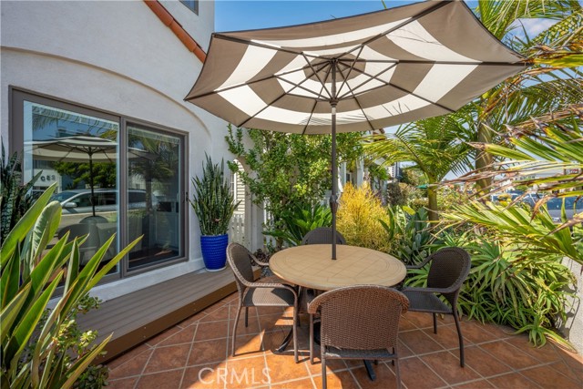 Detail Gallery Image 6 of 35 For 229 Covina, Long Beach,  CA 90803 - 3 Beds | 2 Baths