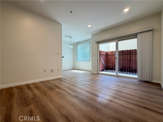 Detail Gallery Image 11 of 25 For 300 E Providencia #111,  Burbank,  CA 91502 - 1 Beds | 1 Baths
