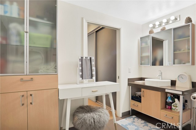 Detail Gallery Image 21 of 38 For 1234 Wilshire Bld #334,  Los Angeles,  CA 90017 - 1 Beds | 1 Baths