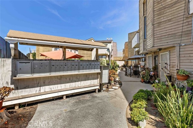 14715 Saticoy Street, Van Nuys CA: https://media.crmls.org/medias/5551495f-99f5-4ba4-8bea-4739a1077d7d.jpg