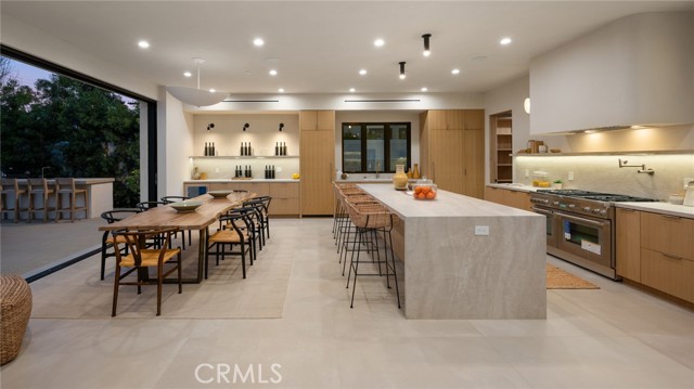 4320 Teesdale Avenue, Studio City CA: https://media.crmls.org/medias/55525595-f8d1-4f13-8f15-997f031fb3af.jpg