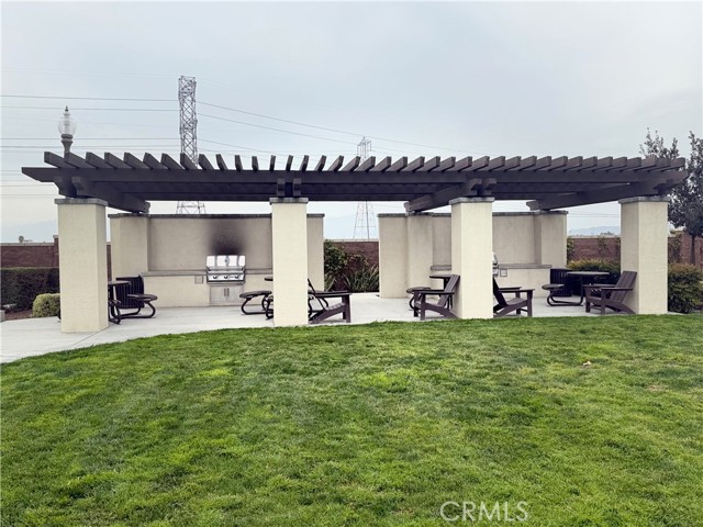 8227 Traveller Street, Chino CA: https://media.crmls.org/medias/55528430-6bdb-43a8-9f9c-c675d44d00f9.jpg