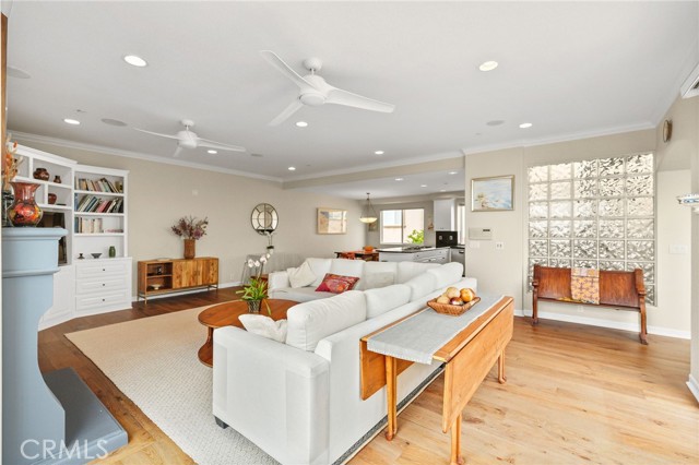 710 11th Street, Hermosa Beach CA: https://media.crmls.org/medias/5552afb1-ce94-4f1d-becb-a8df7b2e95a2.jpg