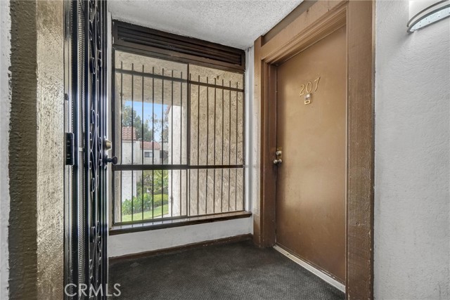 600 W 3rd Street, Santa Ana CA: https://media.crmls.org/medias/55541bad-1c59-418c-a164-124baa665471.jpg
