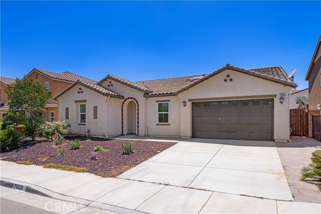 7659 Prairie Drive, Riverside CA: https://media.crmls.org/medias/5554c705-67fd-48e7-9fe8-50afb12a400b.jpg