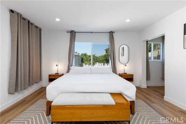 8021 West Boulevard, Inglewood CA: https://media.crmls.org/medias/5554dcdb-e0bb-4f6c-940c-57560ce7f44c.jpg