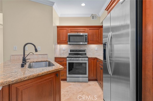 Detail Gallery Image 6 of 26 For 901 Deep Valley Dr #104,  Rolling Hills Estates,  CA 90274 - 2 Beds | 2 Baths