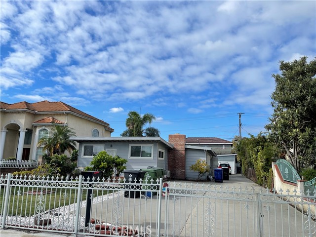 MLS# WS23212347