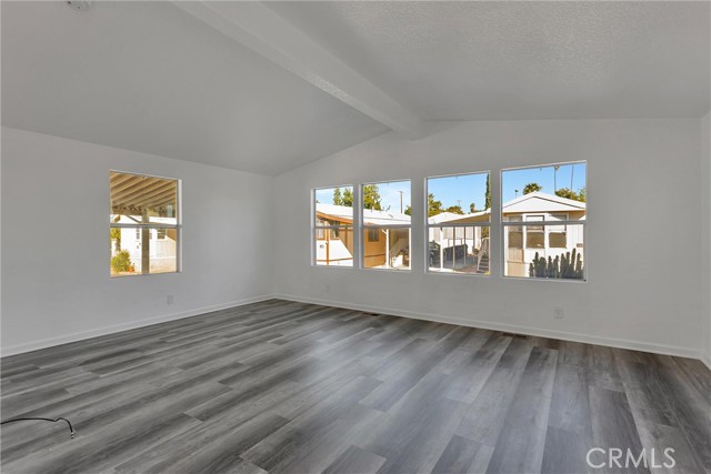 Detail Gallery Image 5 of 30 For 3701 Fillmore St #138,  Riverside,  CA 92505 - 3 Beds | 2 Baths