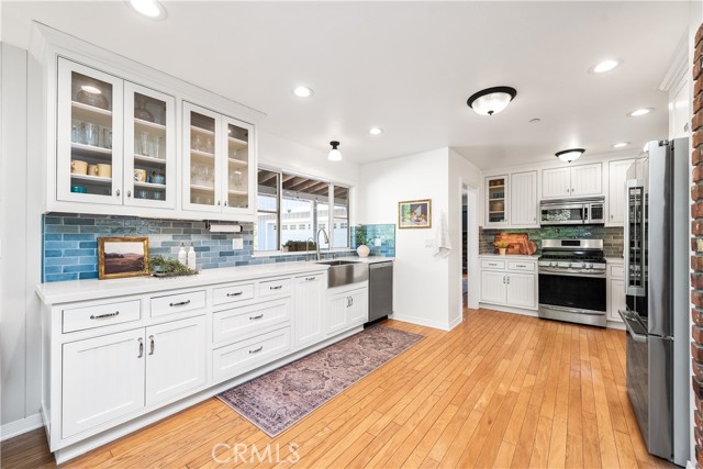 2102 Buena Vista Drive, Camarillo CA: https://media.crmls.org/medias/5556c809-7abb-4ea8-96ee-582d23b84848.jpg