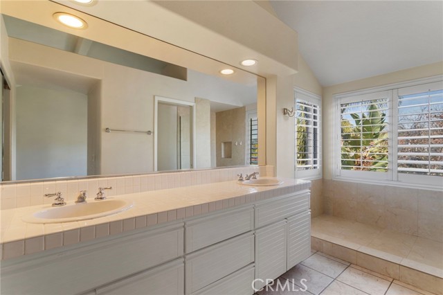 Detail Gallery Image 17 of 23 For 251 Encantado, Rancho Santa Margarita,  CA 92688 - 3 Beds | 2/1 Baths