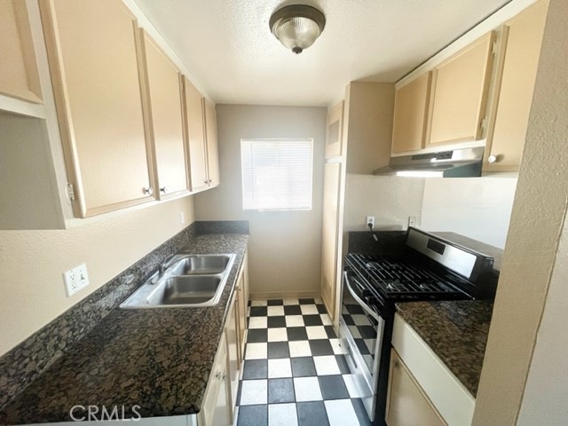 Detail Gallery Image 5 of 16 For 9408 Olive St #4,  Bellflower,  CA 90706 - 2 Beds | 1 Baths