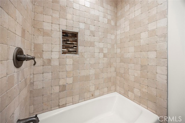 Detail Gallery Image 32 of 44 For 804 E Glenwood, Fullerton,  CA 92831 - 5 Beds | 3/1 Baths