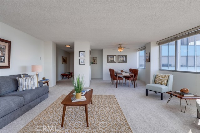 2999 E Ocean Boulevard, Long Beach CA: https://media.crmls.org/medias/55587b7d-894d-480f-9047-0060f1a5964f.jpg