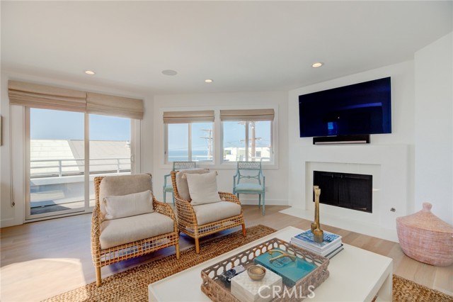 320 23rd Street, Manhattan Beach, California 90266, 3 Bedrooms Bedrooms, ,Residential,Sold,23rd,SB21207459