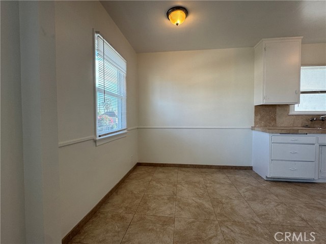 Detail Gallery Image 5 of 21 For 15234 Rayen St #F,  North Hills,  CA 91343 - 2 Beds | 1 Baths