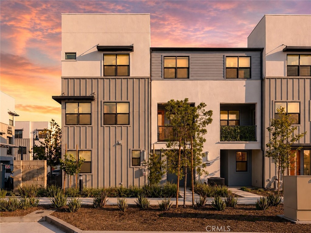 4061 E LUNA PASEO #31