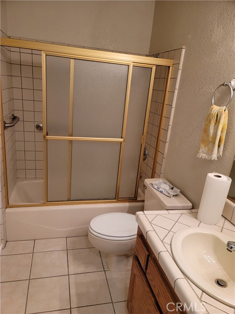 21291 Ramona Avenue, Apple Valley CA: https://media.crmls.org/medias/55594270-2ec6-49e1-a8a4-1951fed93d02.jpg