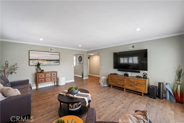 11243 Gaviota Avenue, Granada Hills CA: https://media.crmls.org/medias/55595026-1e3f-463a-8c90-a0dcba8ef29a.jpg