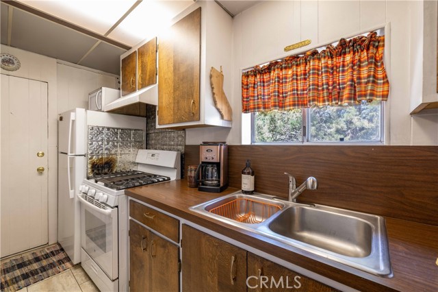 Detail Gallery Image 8 of 29 For 316 Hilltop Ln, Big Bear City,  CA 92314 - 2 Beds | 1 Baths