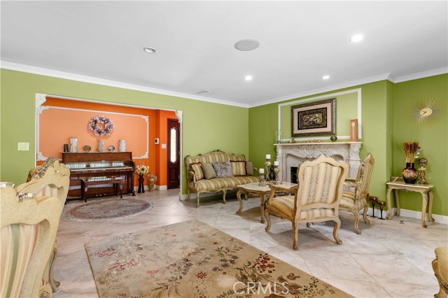 Detail Gallery Image 20 of 38 For 2741 E Glenoaks Bld, Glendale,  CA 91206 - 3 Beds | 2 Baths