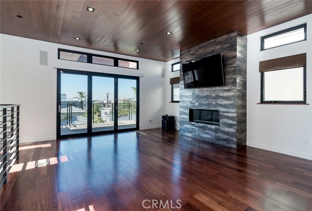 122 Manhattan Avenue, Hermosa Beach, California 90254, 3 Bedrooms Bedrooms, ,1 BathroomBathrooms,Residential,Sold,Manhattan,SB18007639