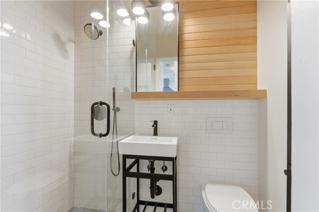 Detail Gallery Image 31 of 56 For 1230 Oak Circle, Glendale,  CA 91208 - 3 Beds | 2 Baths