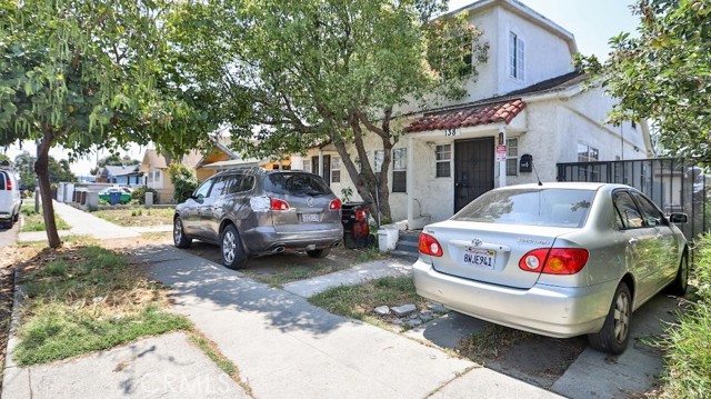 138 W 60th Street, Los Angeles CA: https://media.crmls.org/medias/555ab487-0fd6-480c-b34b-0a91d271573c.jpg
