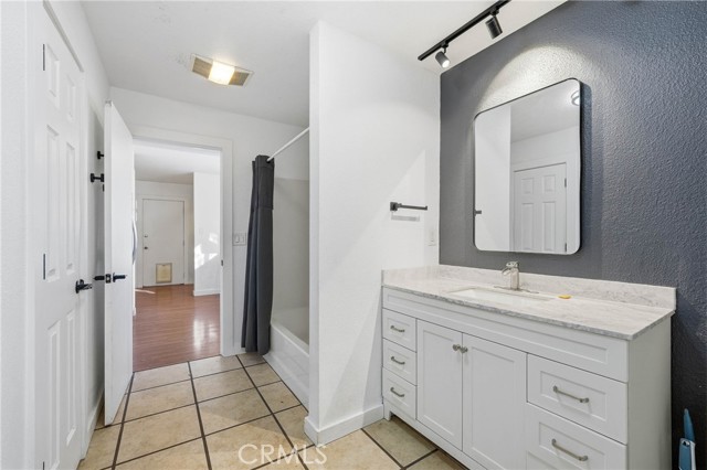 Detail Gallery Image 8 of 39 For 12801 E Highway 20, Clearlake Oaks,  CA 95423 - 2 Beds | 1 Baths