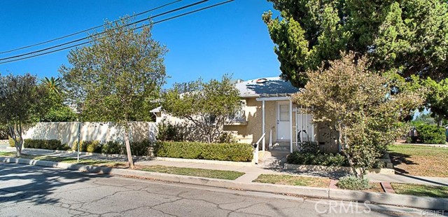 Detail Gallery Image 2 of 11 For 10101 Sophia Ave, Granada Hills,  CA 91343 - 3 Beds | 2 Baths