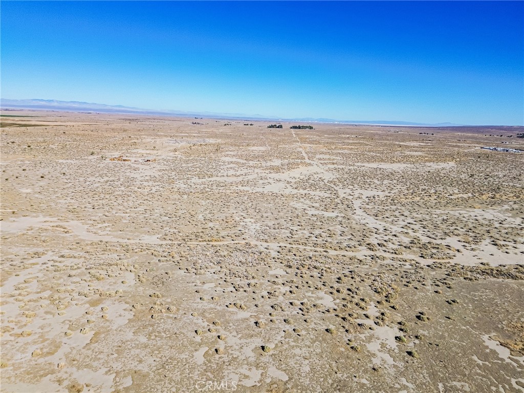 MLS #OC25280725 image #23