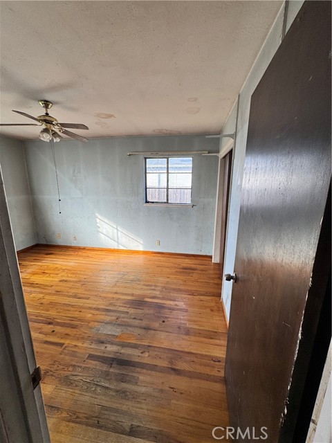 Detail Gallery Image 13 of 27 For 5703 E Hampton, Fresno,  CA 93727 - 3 Beds | 1 Baths