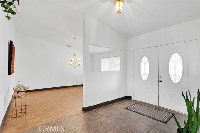 Detail Gallery Image 9 of 75 For 13724 Yuma Rd, Apple Valley,  CA 92307 - 5 Beds | 2/1 Baths