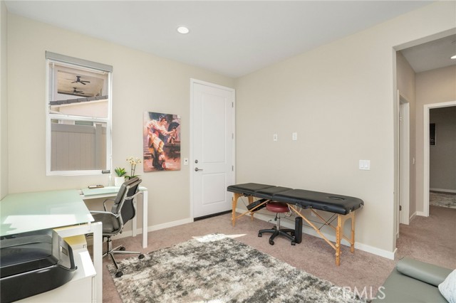 Detail Gallery Image 27 of 46 For 28511 Sparrow Way, Saugus,  CA 91350 - 5 Beds | 5 Baths